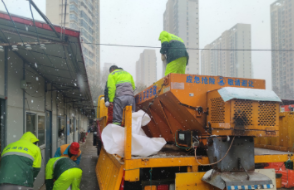 无锡滨湖：雨雪中，有他们守候
