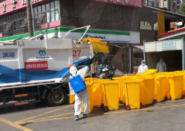 冲在“疫”线，“城市管家”们合力织密防疫安全网