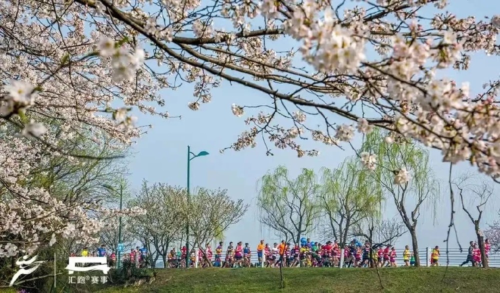 护航“锡马”，国投环卫扫出最洁净马拉松赛道